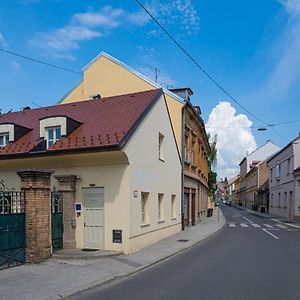 Paon Boutique Apartments